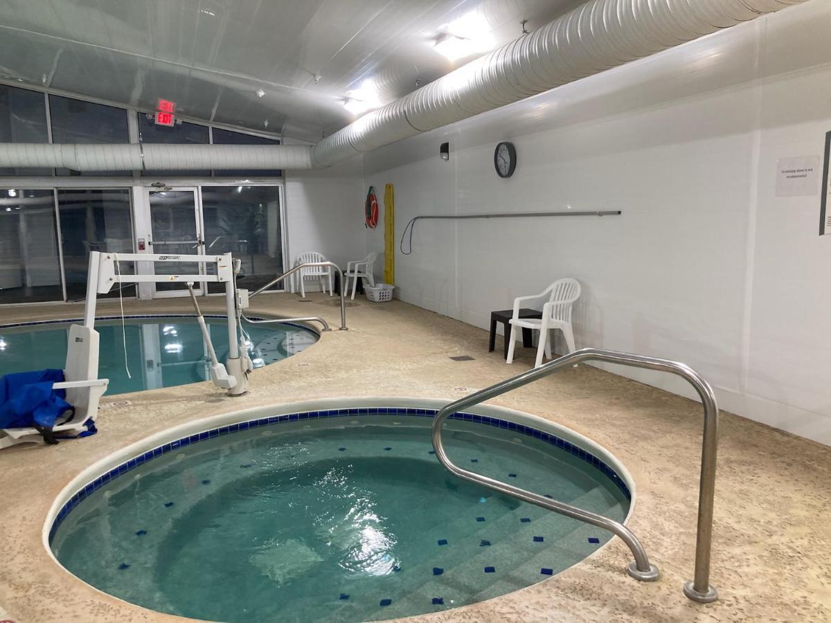 Quality Inn & Suites Bellville - Mansfield Экстерьер фото